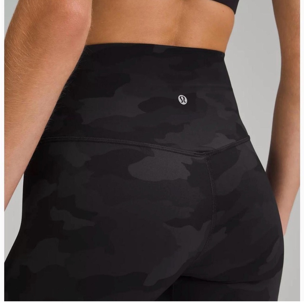 Lululemon Align high-waisted shorts. Heritage 365 Dark Charcoal Camo, size 18 - Picture 2 of 6